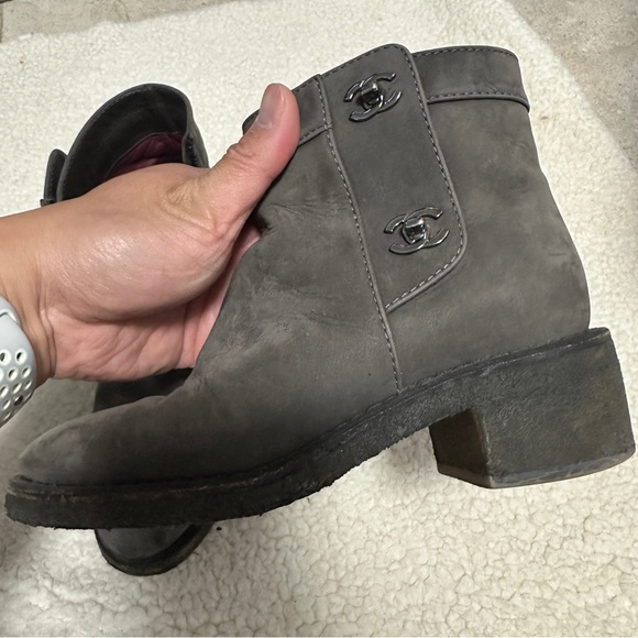 CHANEL CC Turnlock Suede Ankle Boots Size 35/ US 5 - Picture 5 of 6